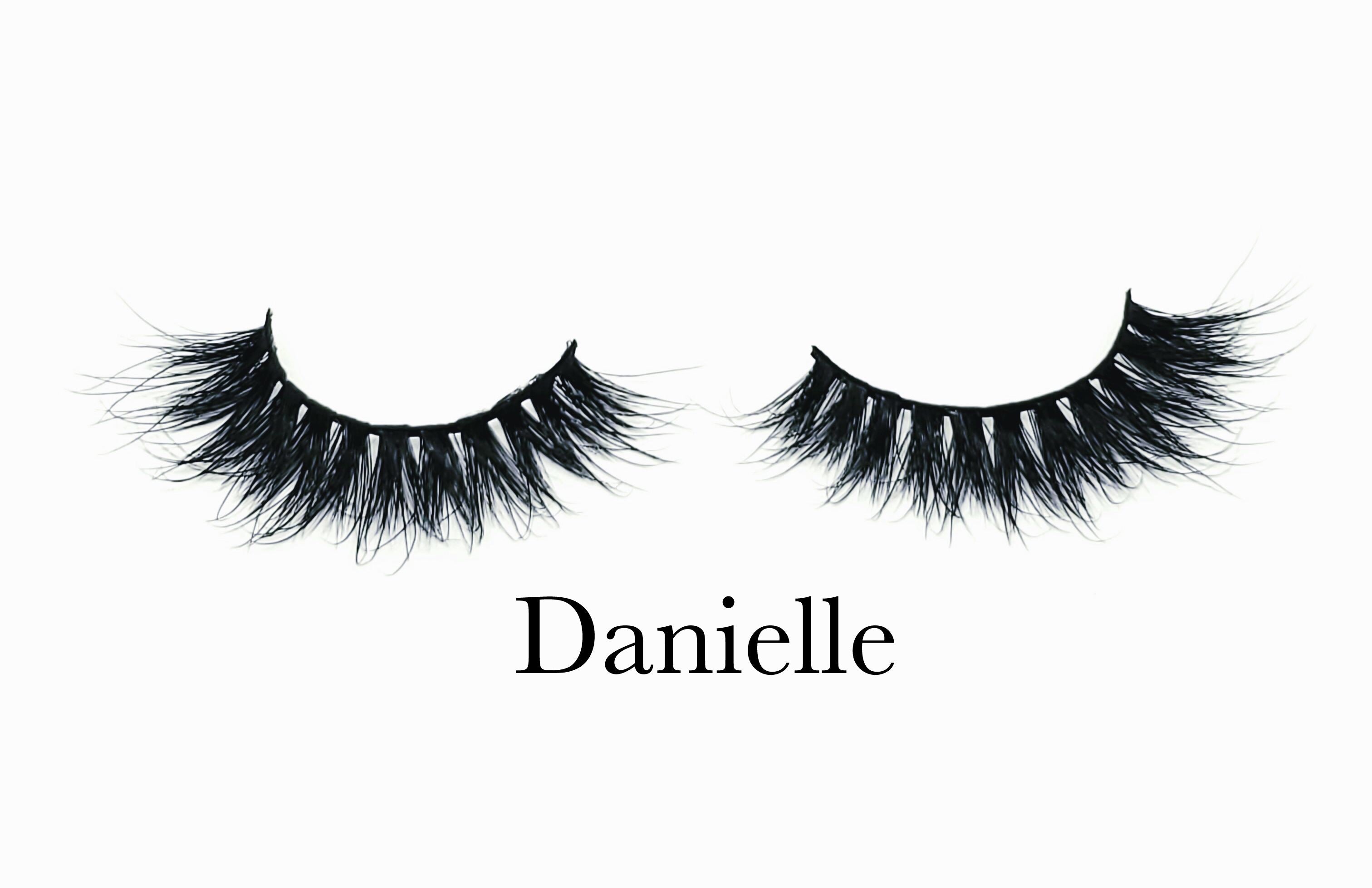 DANIELLE LASHES - Eye-Am Conchita